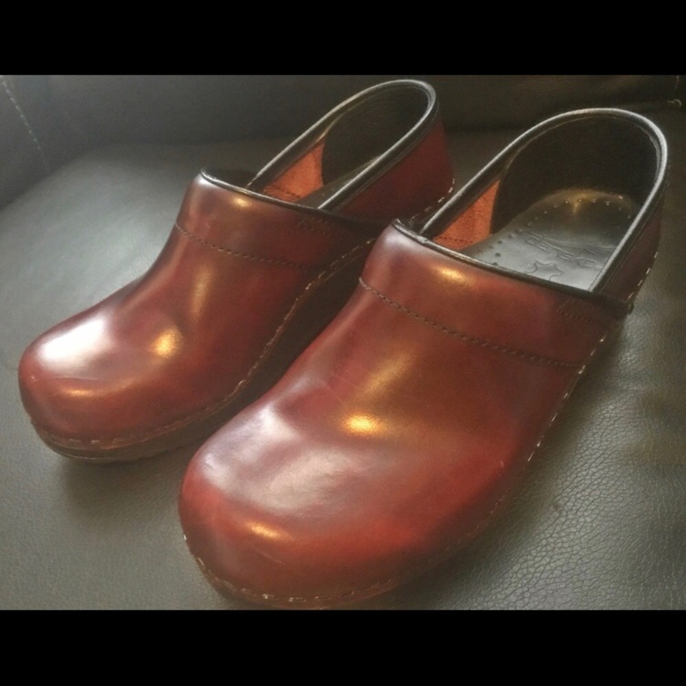 Dankso size 37 clogs.